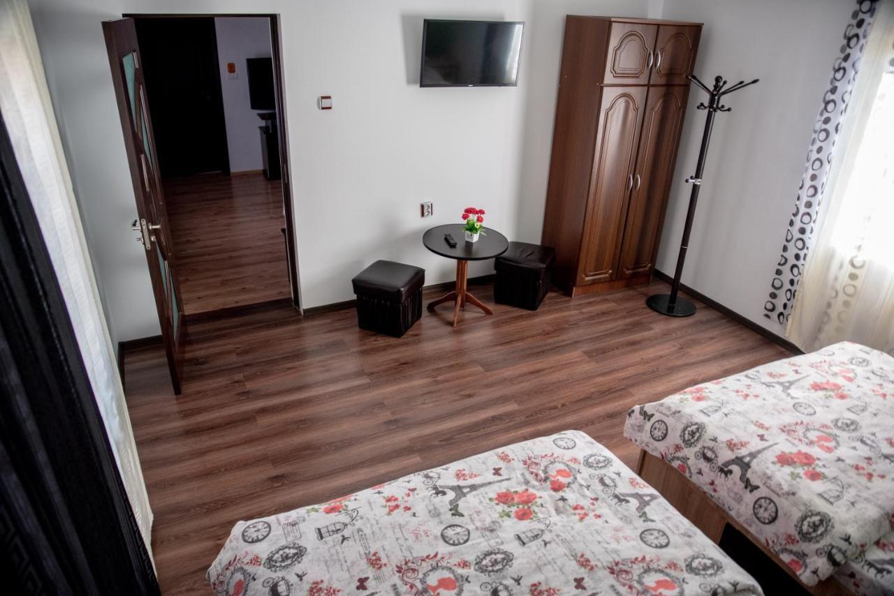 Casa Robi Otel Pestisani Dış mekan fotoğraf