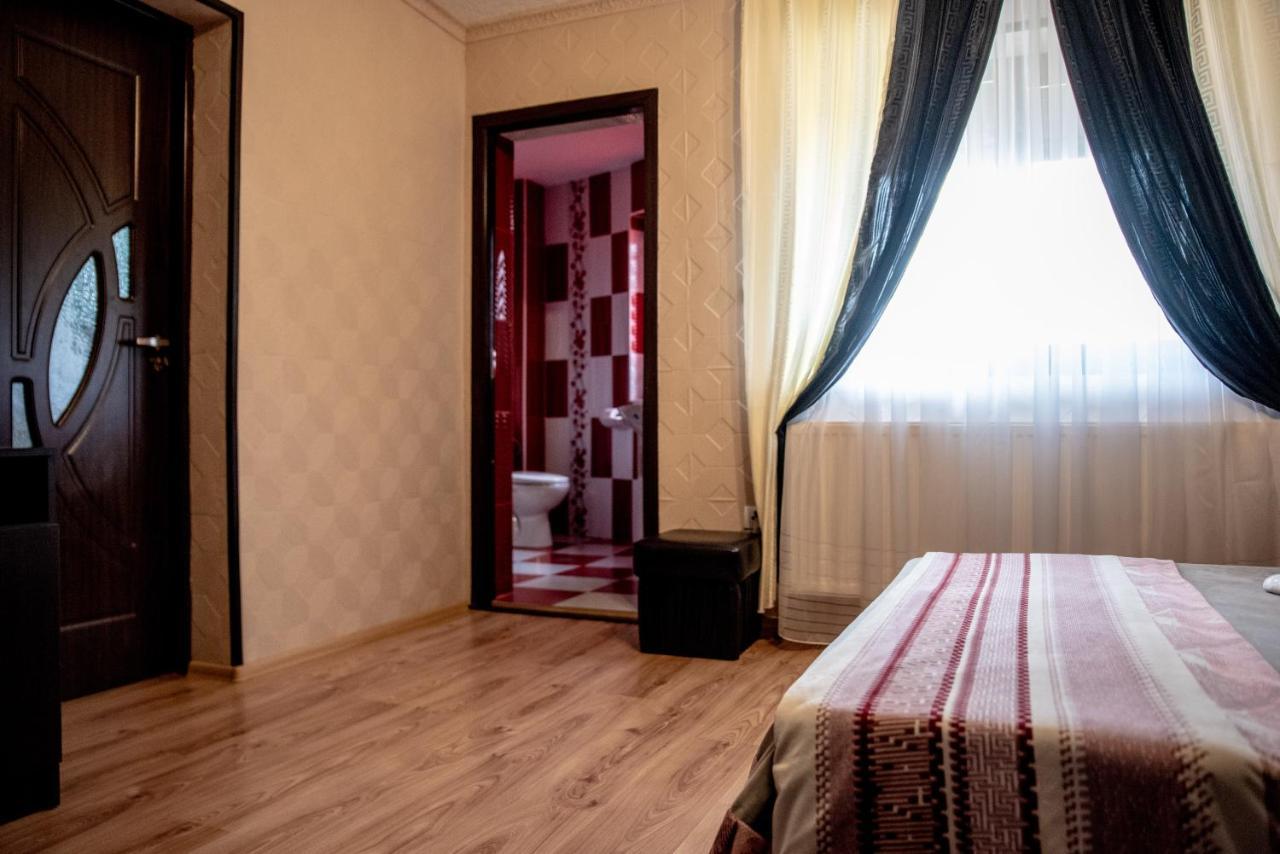 Casa Robi Otel Pestisani Dış mekan fotoğraf