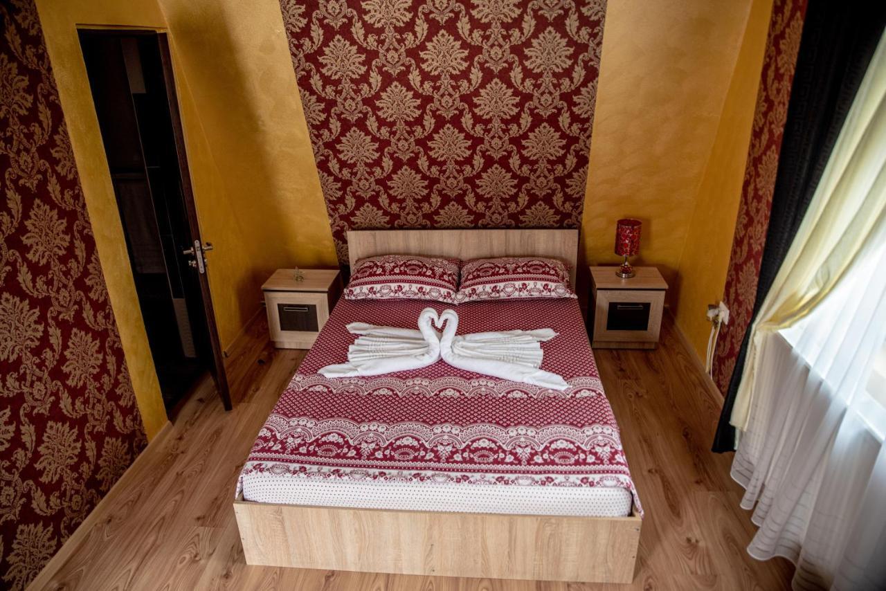 Casa Robi Otel Pestisani Dış mekan fotoğraf